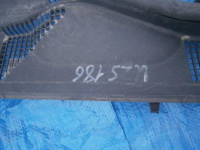 Решетка под лобовое стекло Тойота Краун в Феодосии 25698
