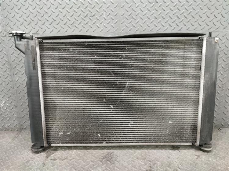 Радиатор основной Тойота Виш в Феодосии 431311