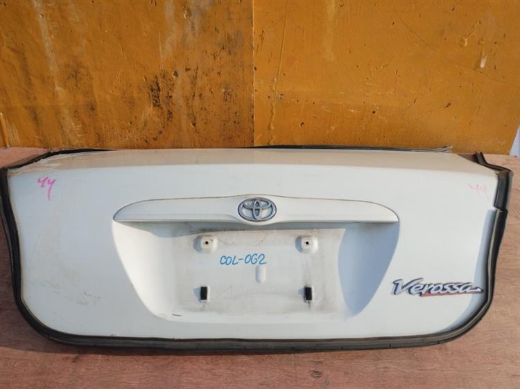 Крышка багажника Тойота Веросса в Феодосии 50775