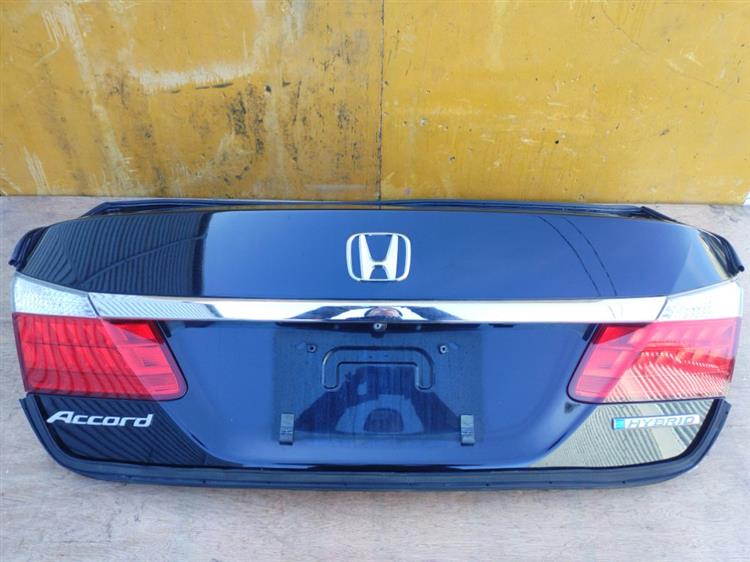Крышка багажника Хонда Аккорд в Феодосии 50872