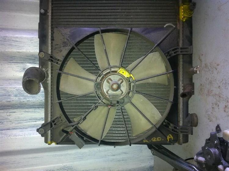 Диффузор радиатора Хонда Стрим в Феодосии 7847